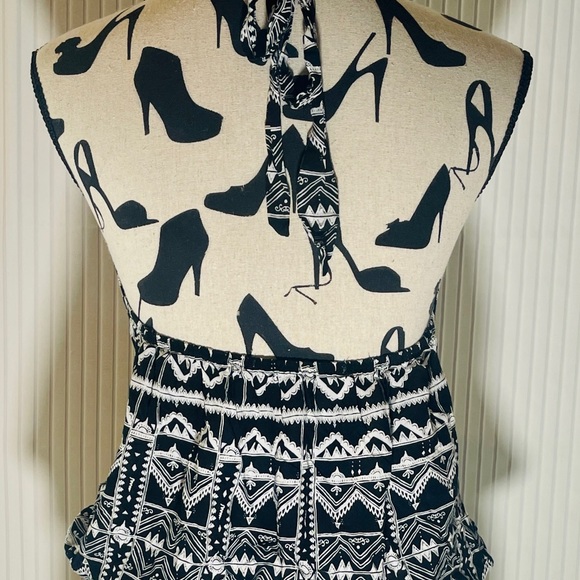 Trendy casual bohemian halter by day/classic rose top& chic Jean jacket by night - Picture 4 of 15